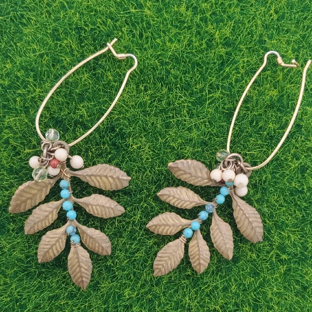The Gardens Secret Earrings Flared Leaf E1012